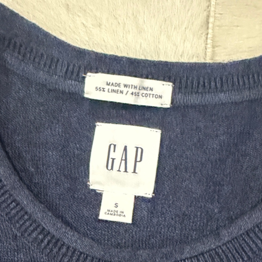 GAP Men's Crewneck Sweater - navy blue - Picture 4 of 8